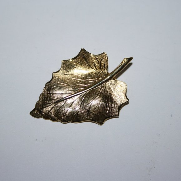 Vintage gold leaf brooch - Picture 4 of 6